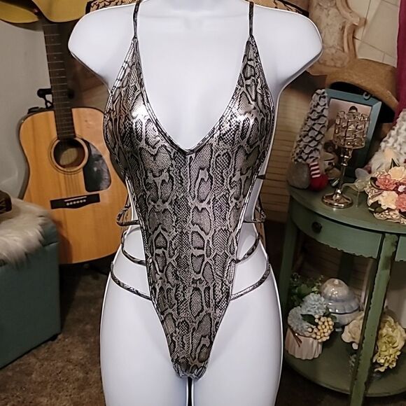 New Women’s Sexy Deep V Neck Metallic One Piece Swimsuit Snakeskin Bathing Suit - Picture 3 of 11